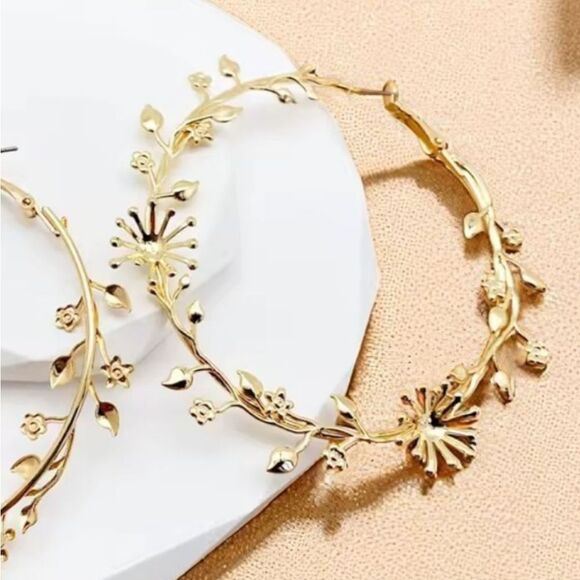 New FP Gold Floral Vine Hoop Earrings - Picture 5 of 8